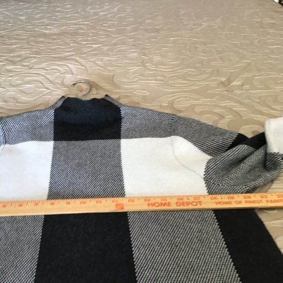 TAHARI SWEATER XL, Long sleeve, classy in charcoal gray & white - Picture 6 of 10